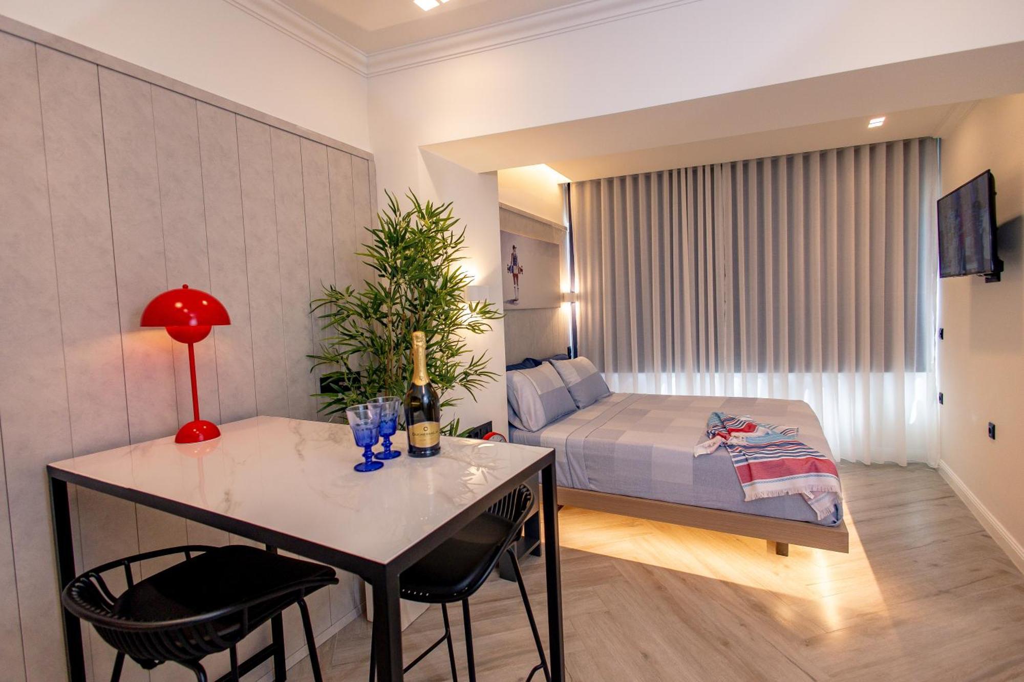 Triple A @ Trendy Psiri - Art & Nightlife Aparthotel Atenas Exterior foto